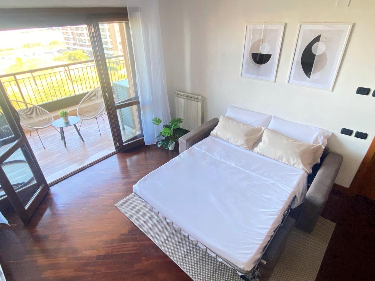 Sunset Escape Apartment - Panoramic Terrace Fiumicino Exterior foto